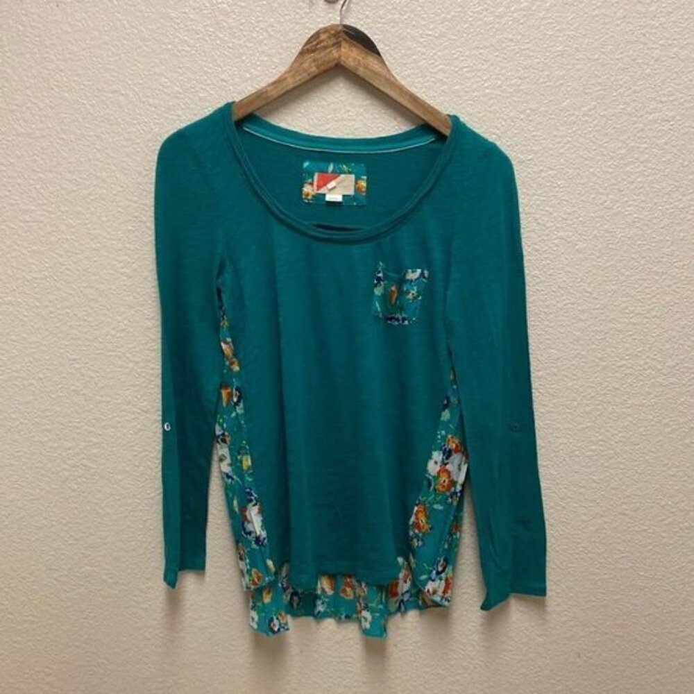 Anthropologie Paper Locket Pleated Back Swing Top Small